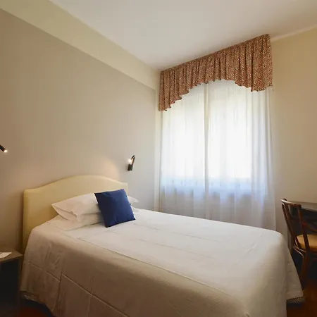 Hotel Western Crimea 3*