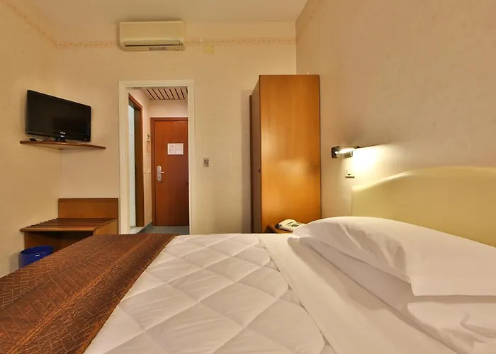 Hotel Western Crimea 3*